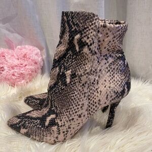 Jessica Simpson Python skin Boots size 9